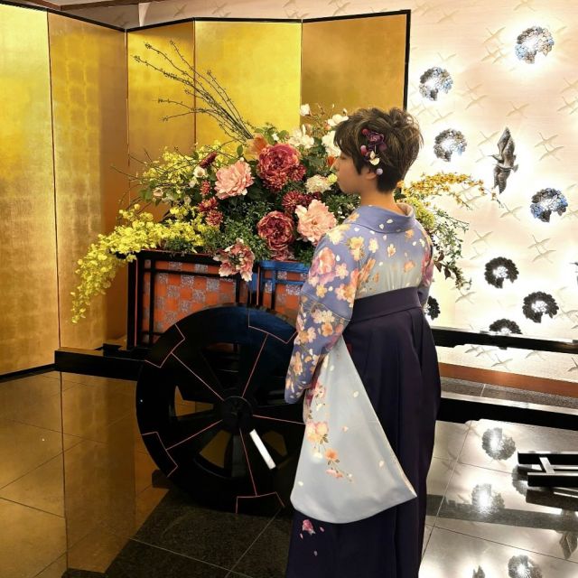 .
もうすぐ卒業式シーズン🎓🤍
来年の卒業式袴のレンタル
御予約お待ちしております📜🖋
ベルナール和歌山
和歌山県和歌山市吹屋町5丁目44-1
☎︎073-424-4567
営業時間/9:30〜18:00
定休日/火曜日・水曜日
詳細・ご予約は下記ホームページより
ご確認下さいませ！
https://www.bellnarl-wakayama.com
#式場探し#式場選び#ベルナール和歌山#ブライダル#ウェディング#ウェディングドレス#ドレス試着#結婚式#結婚式場#和歌山#和歌山市#カップル#式場見学#2025春夏ウェディングフォト#ブライダルフォト#成人式#成人式振袖#前撮り#フォトウェディング#ロケーションフォト#和装フォトウェディング#打掛#白無垢#卒業式#袴#卒業式前撮り