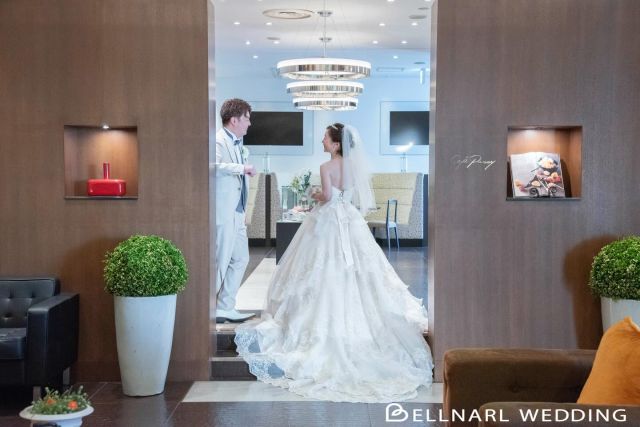 .
ベルナールは館内全てが
フォトスポットになっております⊹🔎
チャペルや披露宴会場だけではなく
カフェや正面階段など様々なスペースを
使って撮影していただけます🎥🩶
⁡
ベルナール和歌山
和歌山県和歌山市吹屋町5丁目44-1
☎︎073-424-4567
営業時間/9:30〜18:00
定休日/火曜日・水曜日
詳細・ご予約は下記ホームページより
ご確認下さいませ！
https://www.bellnarl-wakayama.com
#式場探し#式場選び#ベルナール和歌山#ブライダル#ウェディングウェディングドレスドレス試着結婚式結婚式場和歌山和歌山市カップル式場見学2025ウェディングフォトブライダルフォト成人式成人式振袖前撮りフォトウェディングロケーションフォト和装フォトウェディング打掛白無垢