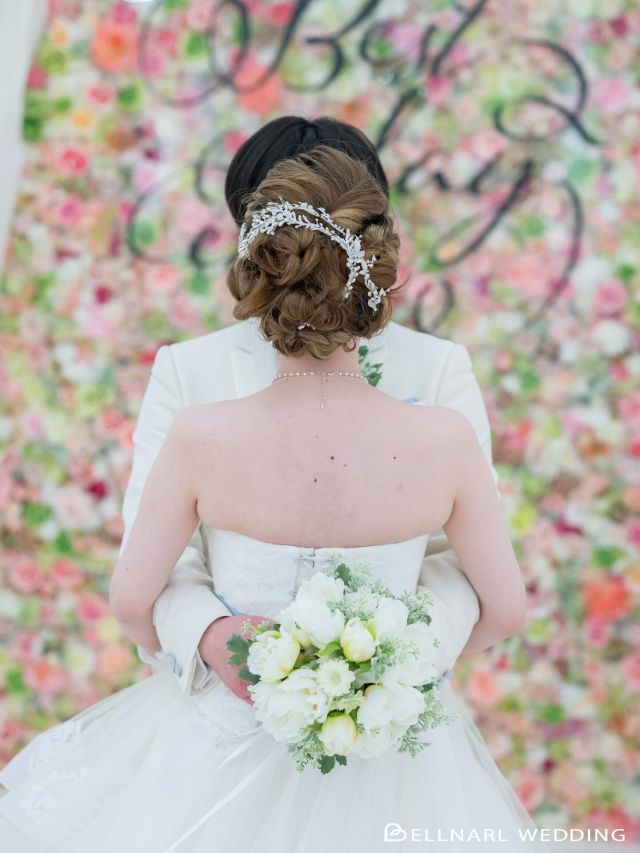 .
人気の後ろ姿ショットです🧚🏻. 𓈒𓏸︎︎︎︎
お気に入りの髪型もお写真に残せます🪽
⁡
ベルナール和歌山
和歌山県和歌山市吹屋町5丁目44-1
☎︎073-424-4567
営業時間/9:30〜18:00
定休日/火曜日・水曜日
詳細・ご予約は下記ホームページより
ご確認下さいませ！
https://www.bellnarl-wakayama.com
#式場探し#式場選び#ベルナール和歌山#ブライダル#ウェディング#ウェディングドレス#ドレス試着#結婚式#結婚式場#和歌山#和歌山市#カップル#式場見学#2025ウェディングフォト#ブライダルフォト#成人式#成人式振袖#前撮り#フォトウェディング#ロケーションフォト#和装フォトウェディング#打掛#白無垢#後ろ姿ショット